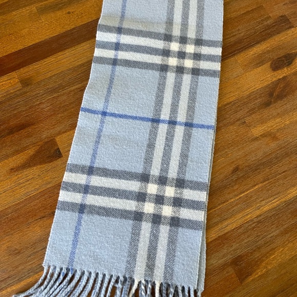 Burberry Scarf Baby Blue Nova Check Reversible Wool Made in Scotland GUC - Picture 7 of 16